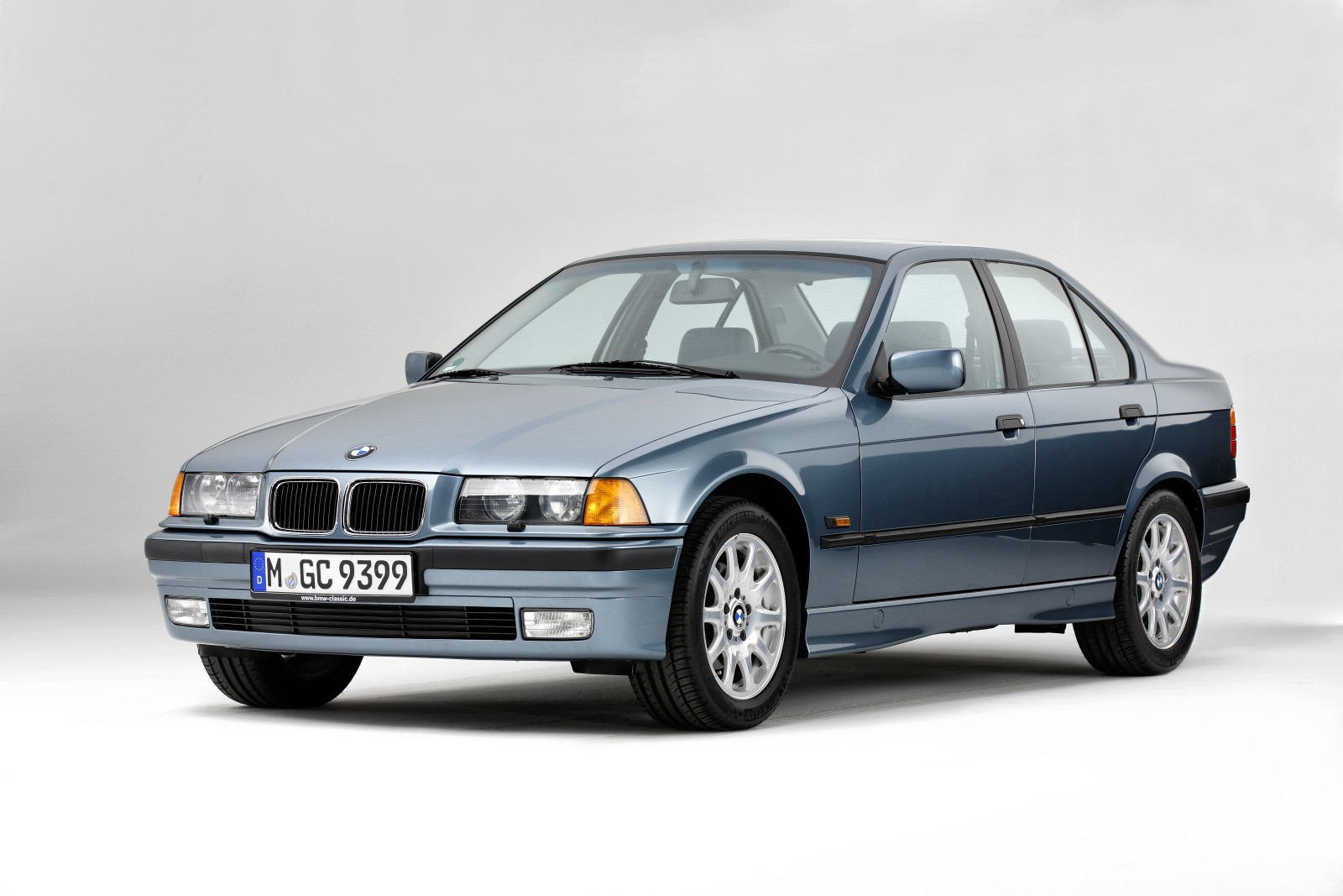 History of BMW 3 Series, E21, E30, E36, E46, E90, F30 - Classic