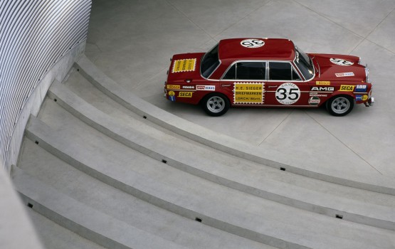 AMG Mercedes 300 SEL Rudá svině Rote Sau