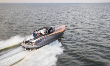 lexus yacht