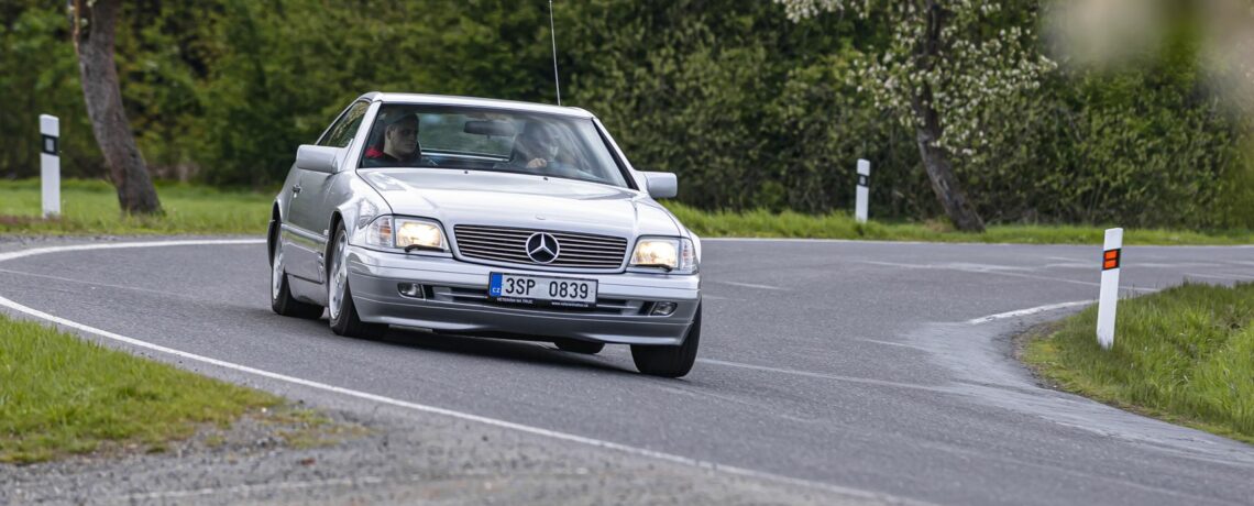 Velký Mercedes 500 SL
